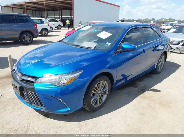 4T1BF1FKXHU647544 2017 TOYOTA CAMRY - Image 2