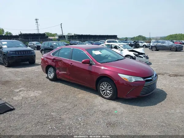 4T1BF1FKXHU650363 2017 TOYOTA CAMRY - Image 1