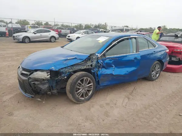 4T1BF1FKXHU651657 2017 TOYOTA CAMRY - Image 2