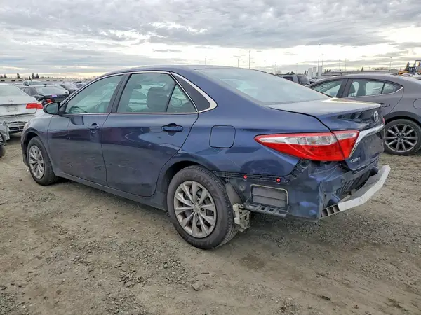 4T1BF1FKXHU654302 2017 TOYOTA CAMRY - Image 2