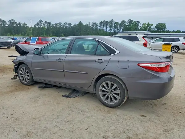 4T1BF1FKXHU656812 2017 TOYOTA CAMRY - Image 2