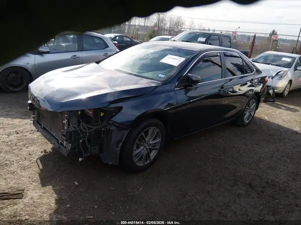 4T1BF1FKXHU657233 2017 TOYOTA CAMRY - Image 2