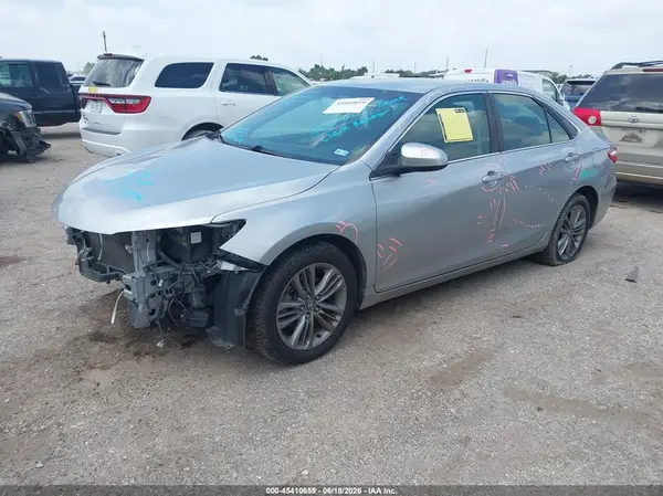 4T1BF1FKXHU659113 2017 TOYOTA CAMRY - Image 2