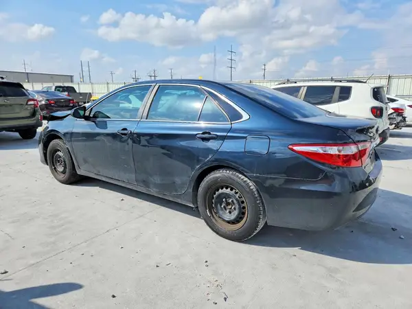 4T1BF1FKXHU660102 2017 TOYOTA CAMRY - Image 2
