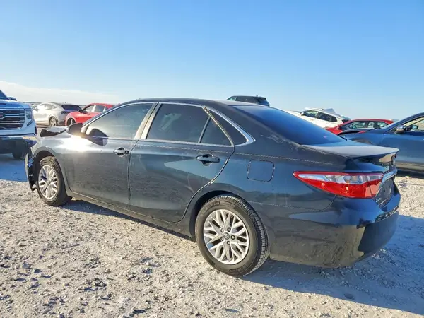 4T1BF1FKXHU661220 2017 TOYOTA CAMRY - Image 2