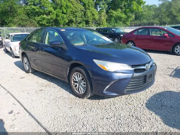 4T1BF1FKXHU662450 2017 TOYOTA CAMRY - Image 1