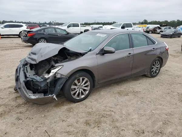 4T1BF1FKXHU663887 2017 TOYOTA CAMRY - Image 1