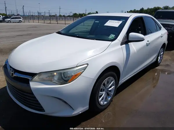 4T1BF1FKXHU664697 2017 TOYOTA CAMRY - Image 2