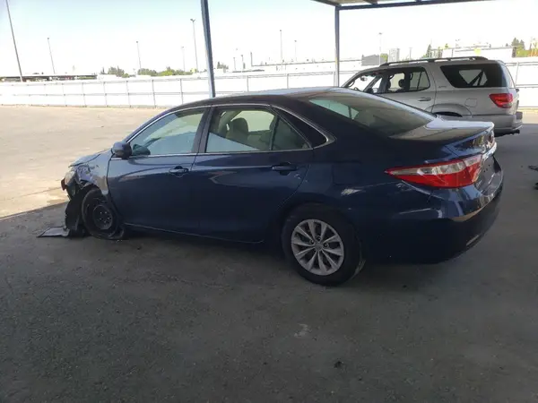 4T1BF1FKXHU665820 2017 TOYOTA CAMRY - Image 2