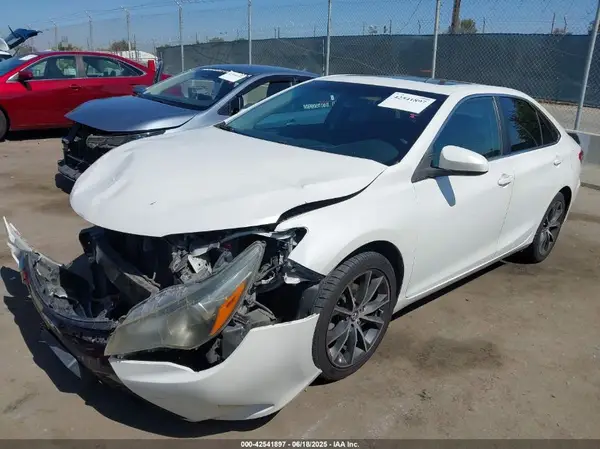 4T1BF1FKXHU666398 2017 TOYOTA CAMRY - Image 2