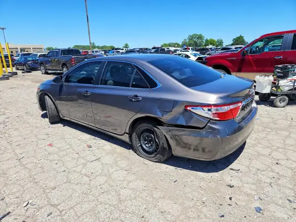 4T1BF1FKXHU666692 2017 TOYOTA CAMRY - Image 2