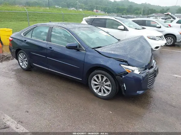 4T1BF1FKXHU666756 2017 TOYOTA CAMRY - Image 1