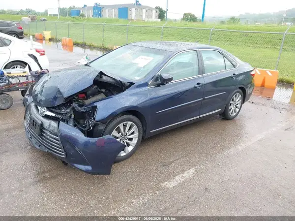 4T1BF1FKXHU666756 2017 TOYOTA CAMRY - Image 2