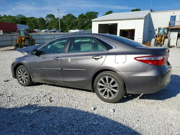4T1BF1FKXHU668927 2017 TOYOTA CAMRY - Image 2