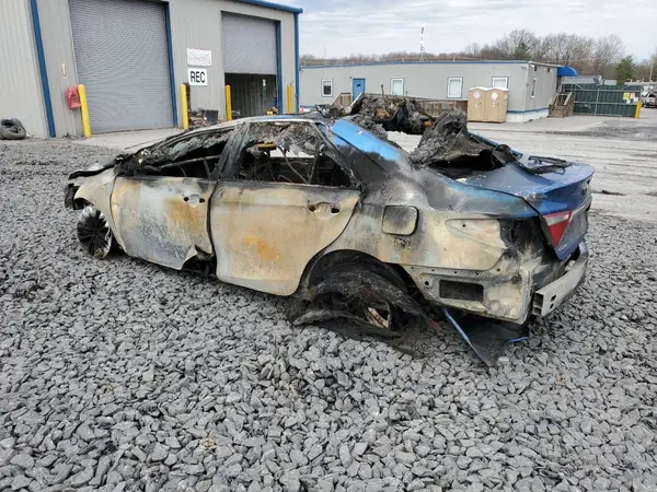 4T1BF1FKXHU668930 2017 TOYOTA CAMRY - Image 2