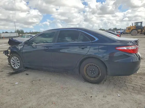 4T1BF1FKXHU670225 2017 TOYOTA CAMRY - Image 2