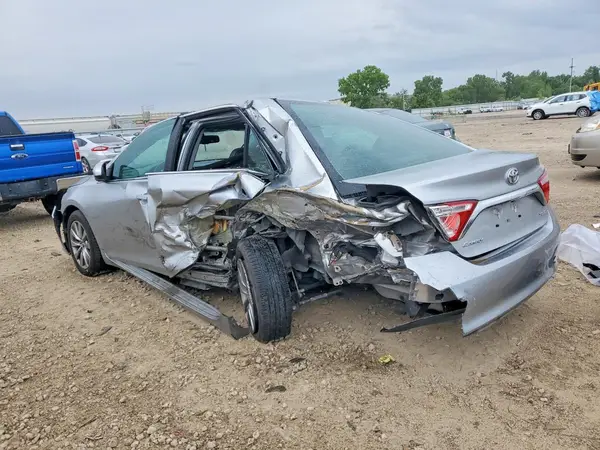 4T1BF1FKXHU675733 2017 TOYOTA CAMRY - Image 2