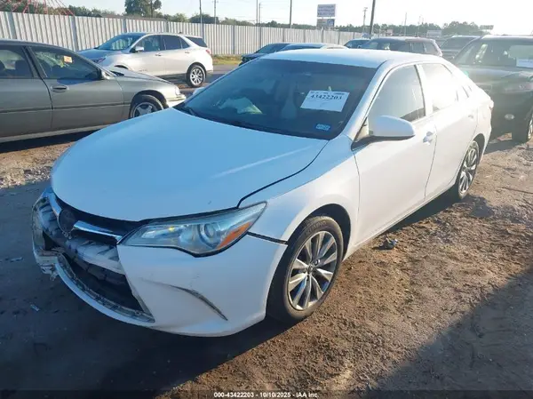 4T1BF1FKXHU676302 2017 TOYOTA CAMRY - Image 2