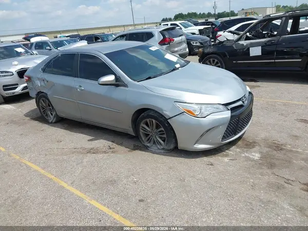 4T1BF1FKXHU677756 2017 TOYOTA CAMRY - Image 1