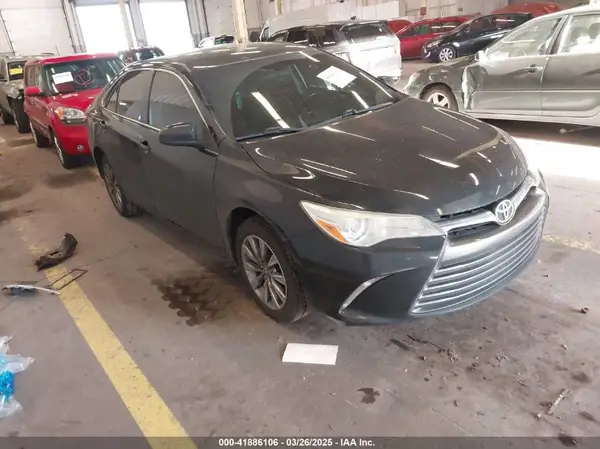 4T1BF1FKXHU677837 2017 TOYOTA CAMRY - Image 1