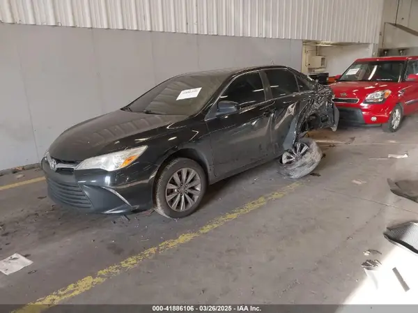 4T1BF1FKXHU677837 2017 TOYOTA CAMRY - Image 2