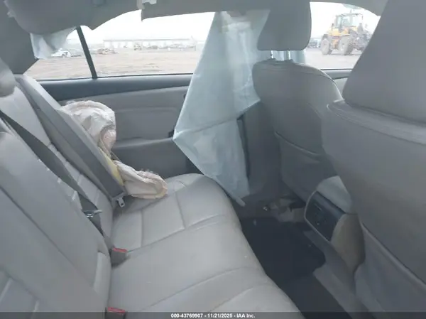 4T1BF1FKXHU678437 2017 TOYOTA CAMRY - Image 8