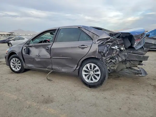 4T1BF1FKXHU682049 2017 TOYOTA CAMRY - Image 2