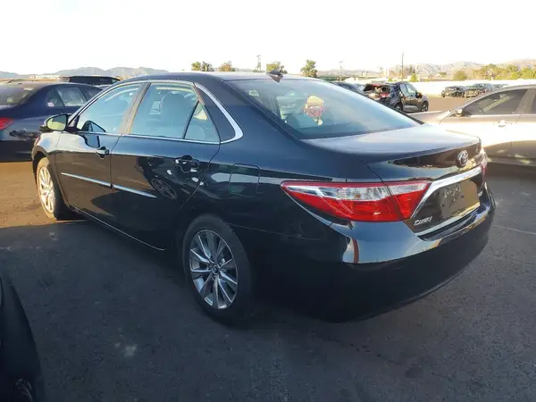 4T1BF1FKXHU683914 2017 TOYOTA CAMRY - Image 2