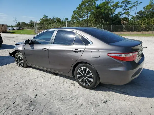4T1BF1FKXHU685968 2017 TOYOTA CAMRY - Image 2