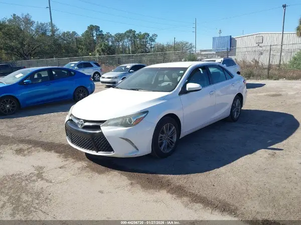 4T1BF1FKXHU686618 2017 TOYOTA CAMRY - Image 2