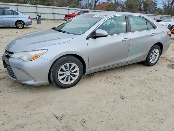 4T1BF1FKXHU688109 2017 TOYOTA CAMRY - Image 1