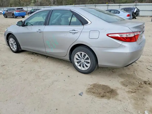 4T1BF1FKXHU688109 2017 TOYOTA CAMRY - Image 2