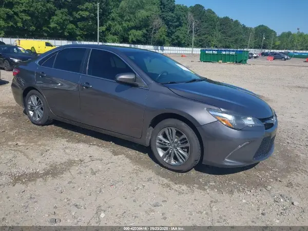 4T1BF1FKXHU689616 2017 TOYOTA CAMRY - Image 1