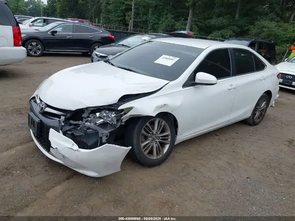 4T1BF1FKXHU690152 2017 TOYOTA CAMRY - Image 2
