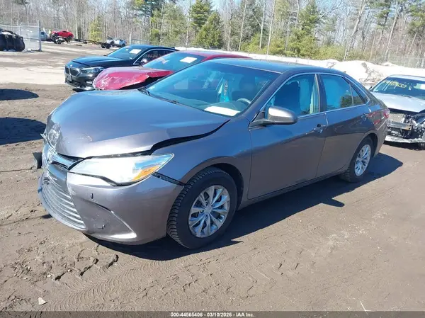 4T1BF1FKXHU690362 2017 TOYOTA CAMRY - Image 2