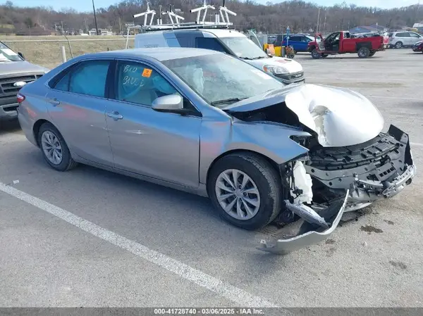 4T1BF1FKXHU691625 2017 TOYOTA CAMRY - Image 1