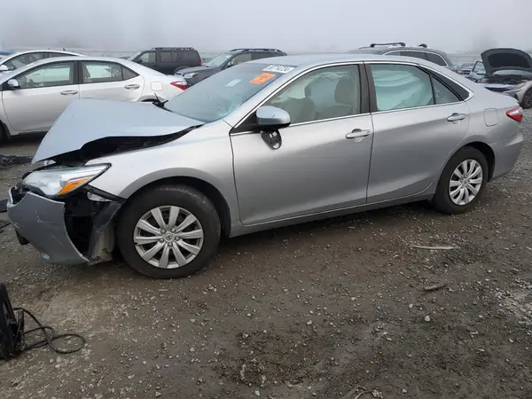 4T1BF1FKXHU692967 2017 TOYOTA CAMRY - Image 1