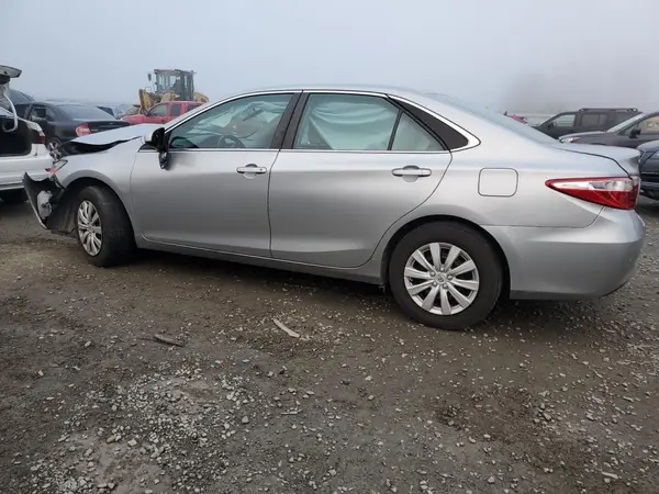 4T1BF1FKXHU692967 2017 TOYOTA CAMRY - Image 2