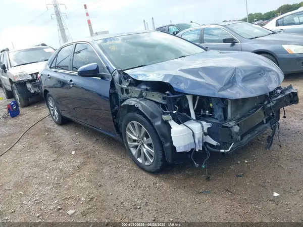 4T1BF1FKXHU694086 2017 TOYOTA CAMRY - Image 1