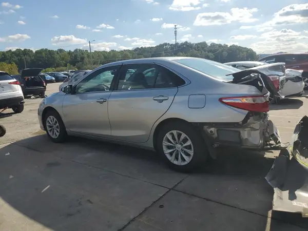 4T1BF1FKXHU695853 2017 TOYOTA CAMRY - Image 2