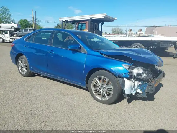 4T1BF1FKXHU697330 2017 TOYOTA CAMRY - Image 1