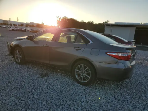 4T1BF1FKXHU697621 2017 TOYOTA CAMRY - Image 2