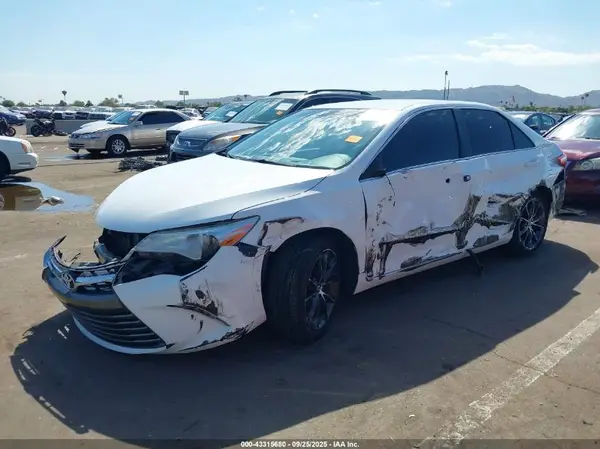 4T1BF1FKXHU700789 2017 TOYOTA CAMRY - Image 2
