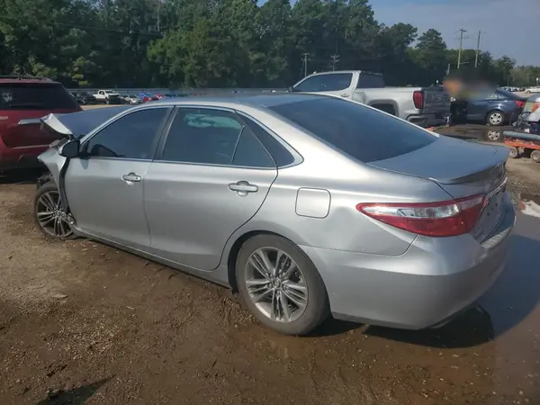 4T1BF1FKXHU701747 2017 TOYOTA CAMRY - Image 2