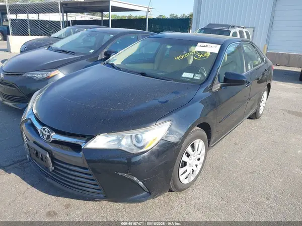 4T1BF1FKXHU703272 2017 TOYOTA CAMRY - Image 2