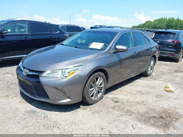 4T1BF1FKXHU704650 2017 TOYOTA CAMRY - Image 2