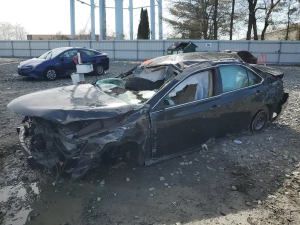 4T1BF1FKXHU704664 2017 TOYOTA CAMRY - Image 1