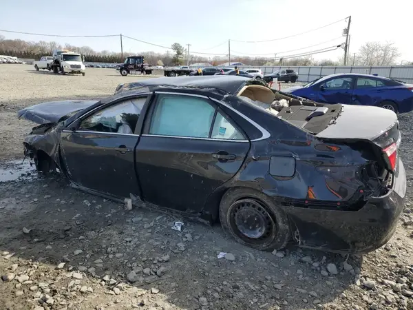 4T1BF1FKXHU704664 2017 TOYOTA CAMRY - Image 2