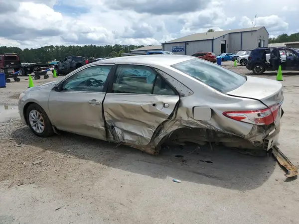 4T1BF1FKXHU706396 2017 TOYOTA CAMRY - Image 2