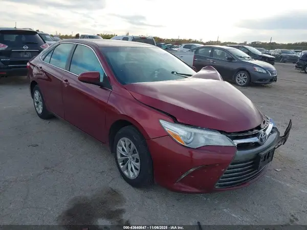 4T1BF1FKXHU706642 2017 TOYOTA CAMRY - Image 1